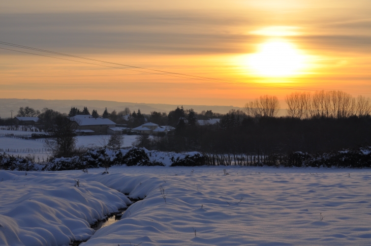 Couché de soleil sur Bévenais l'hiver