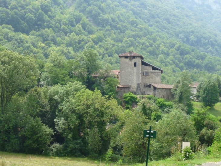 Dans le village - Cognin-les-Gorges