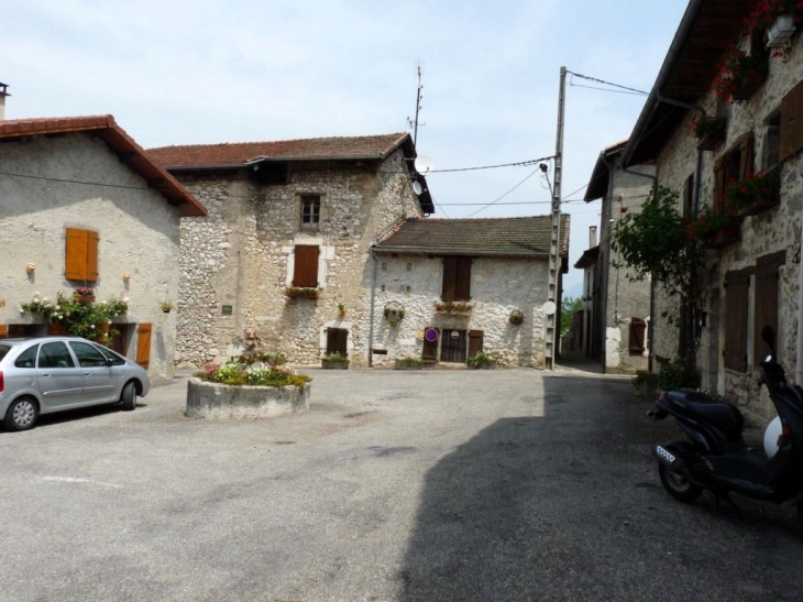 La place du vieux village - Cognin-les-Gorges