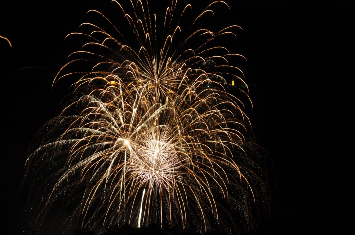 Feux d'artifice sur le Lac du Sautet - Corps