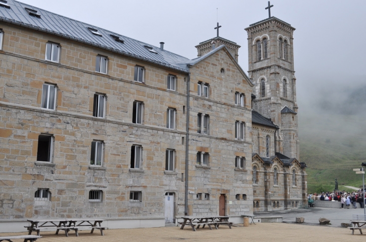 La Basilique - La Salette-Fallavaux