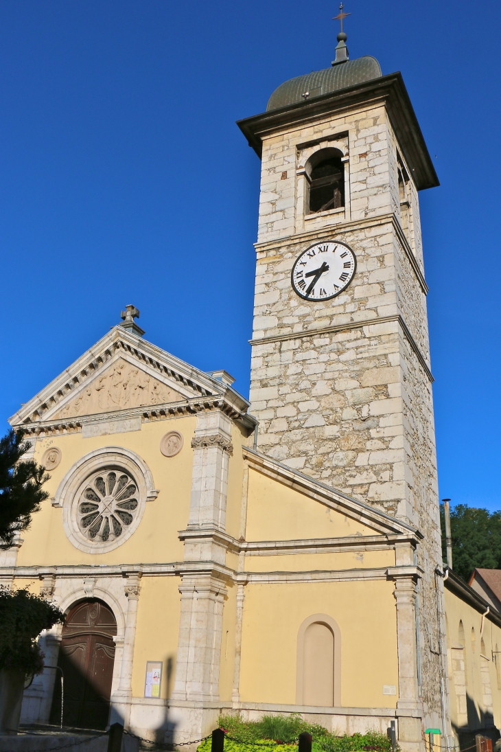 Façade Est de l'église saint Clément. - Le Pont-de-Beauvoisin