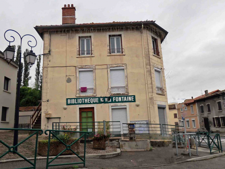 La bibliothèque - Les Éparres