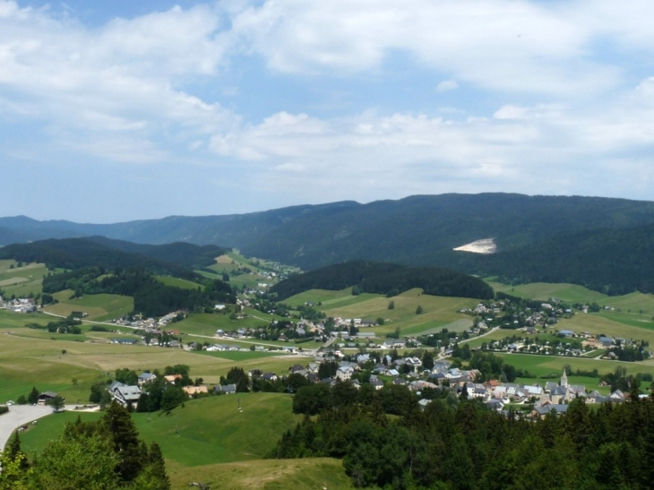 Méaudre et ses hameaux vu du Cret ,1335m