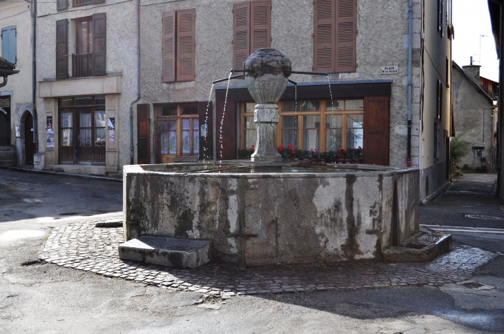 La fontaine - Mens