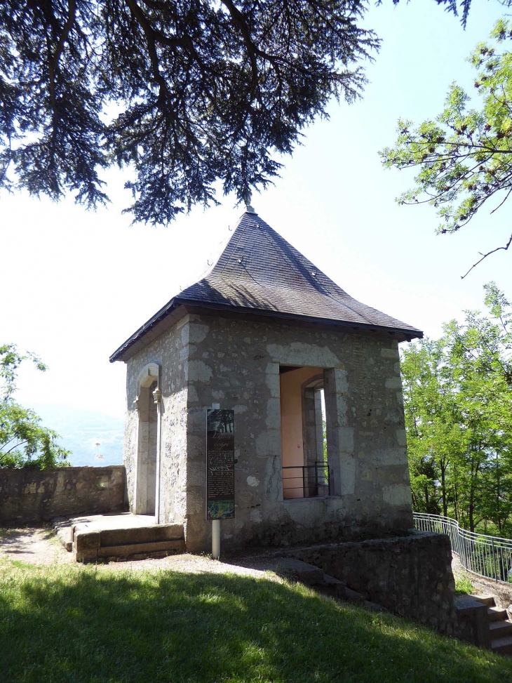 Dans le parc de la mairie - Montbonnot-Saint-Martin