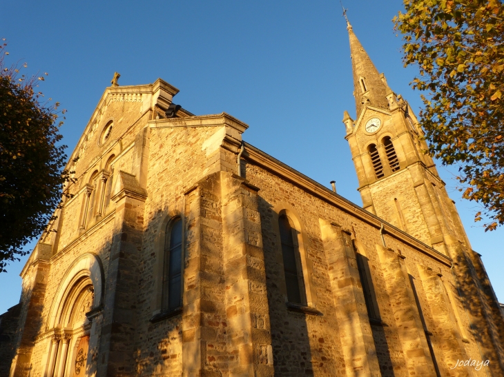 Oytier Saint Oblas. L'église.  - Oytier-Saint-Oblas