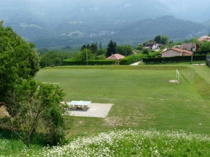 Le terrain de foot - Rovon