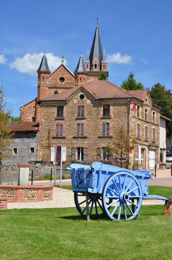 Village et Eglise - Roybon