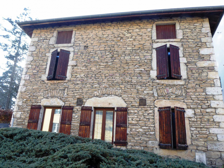 Maison en pierres - Saint-Alban-de-Roche