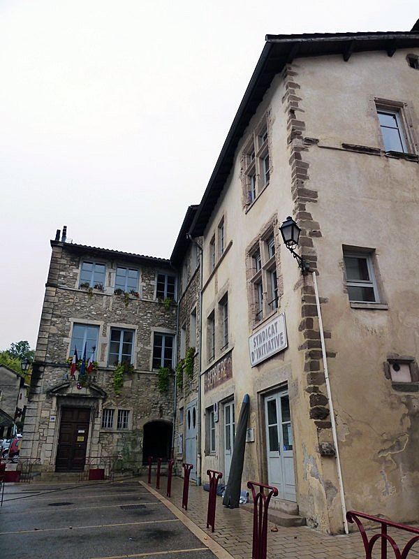 Vers la mairie - Saint-Chef