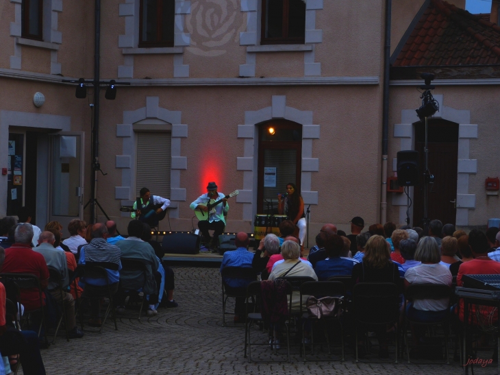 Saint-Jean-de-Bournay. Les vendredis de l'été. Groupe Sanfuego.