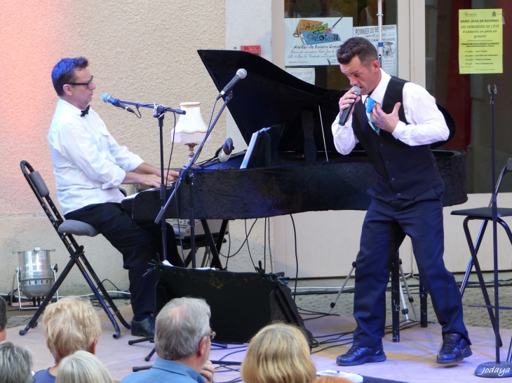 Saint Jean de Bournay. Les vendredis de l'été. 24/07/2015. Les Pies qui Chantent. - Saint-Jean-de-Bournay