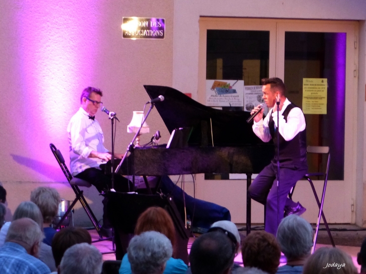 Saint Jean de Bournay. Les vendredis de l'été. 24/07/2015. Les Pies qui Chantent. - Saint-Jean-de-Bournay