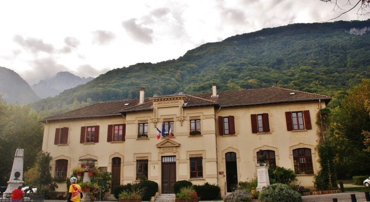 La Mairie - Saint-Vincent-de-Mercuze