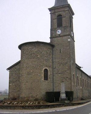 Monuments aux morts et église - Sainte-Blandine