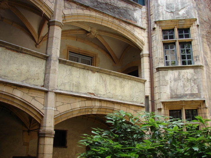 Cour intéieure de l'Hôtel de Boissat - Vienne