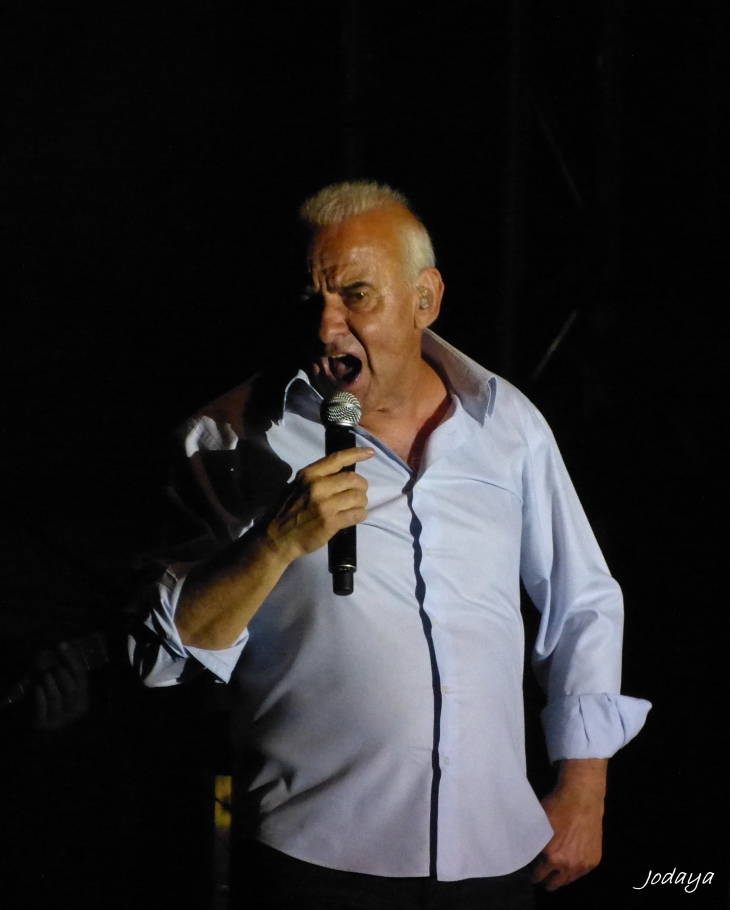 Villefontaine. Concert Michel Fugain 21 juin 2014.