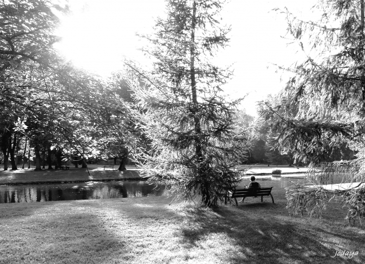 Vizille. Moment de calme dans la parc du château. 