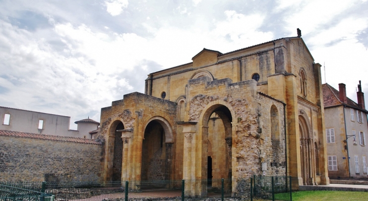 Abbaye-de-Charlieu