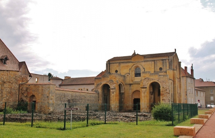 Abbaye-de-Charlieu