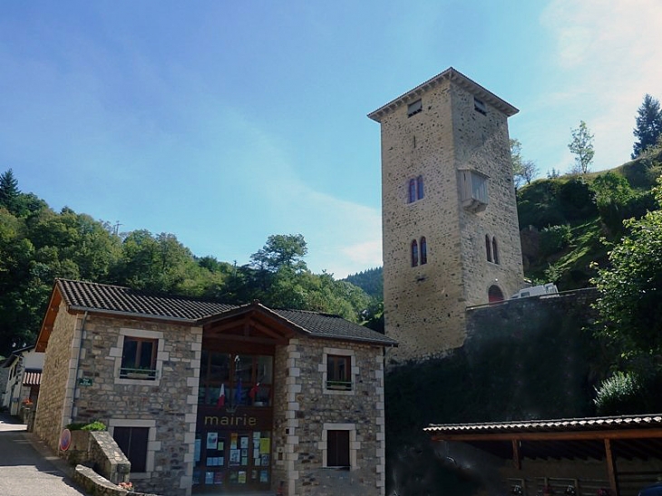 La mairie et la tour - Doizieux