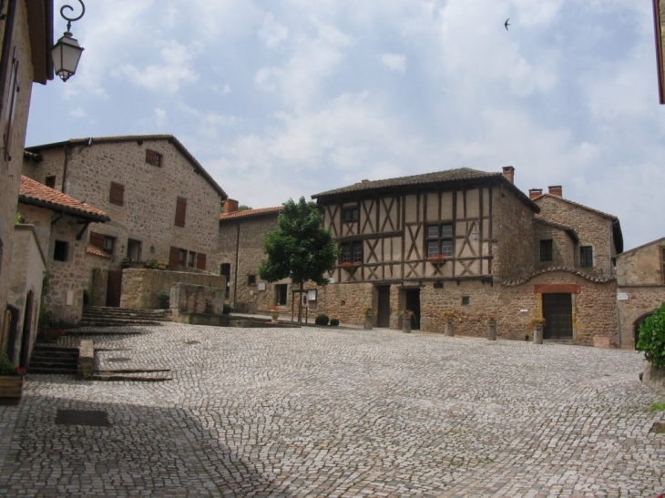 Place de la Mairie - Le Crozet