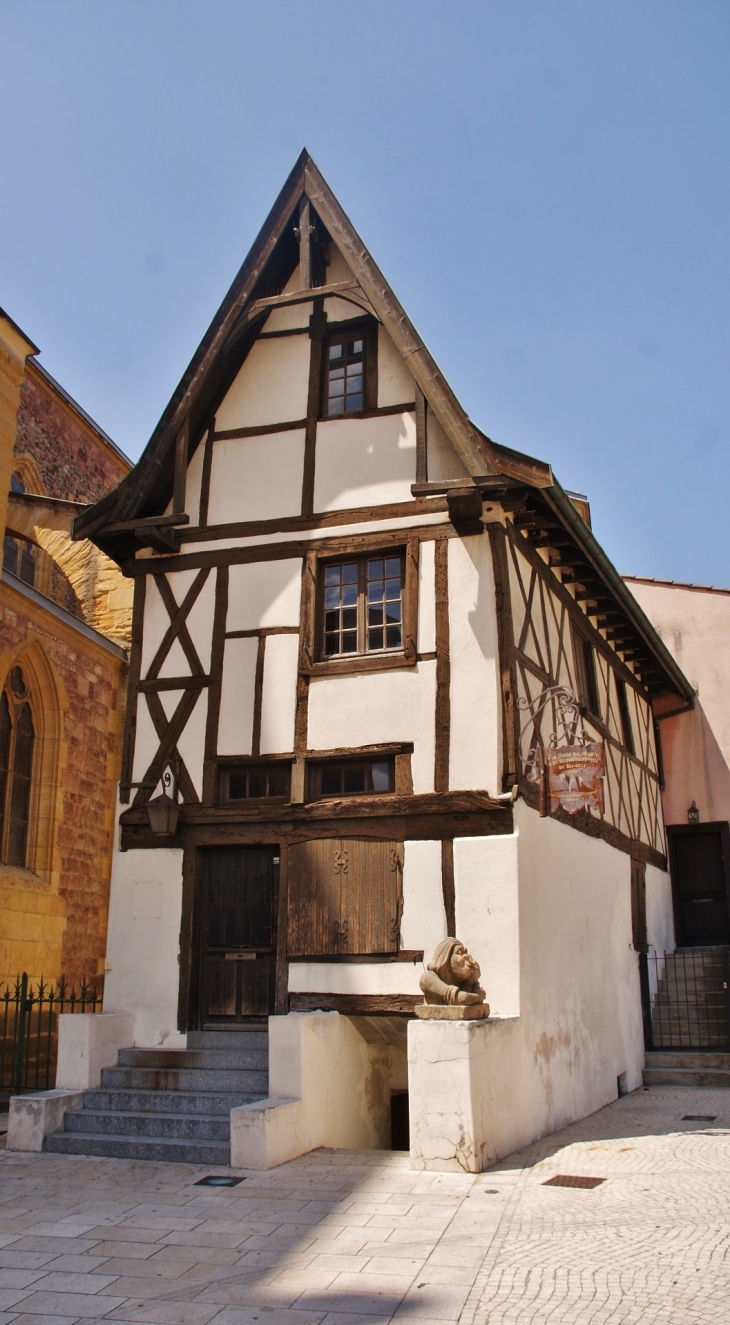 Maison Bourbonnaise 15 Em Siècle - Roanne