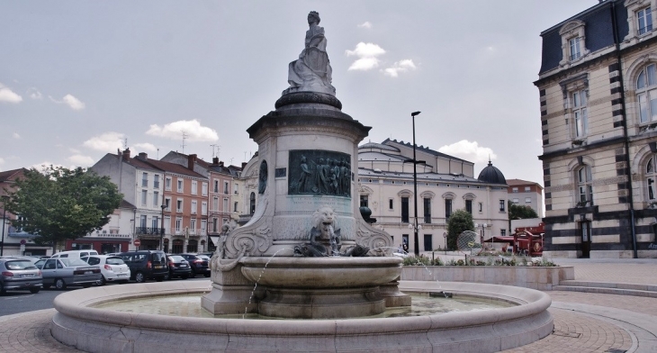 Fontaine place de l'hotel-de-Ville - Roanne