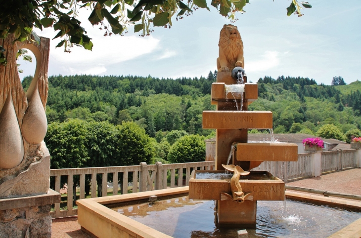 Fontaine - Saint-Alban-les-Eaux