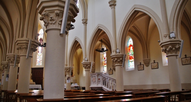 <<église Sacré-Cœur  - Saint-Alban-les-Eaux