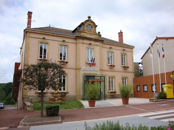 Saint-Denis-de-Cabanne (42750)  la mairie