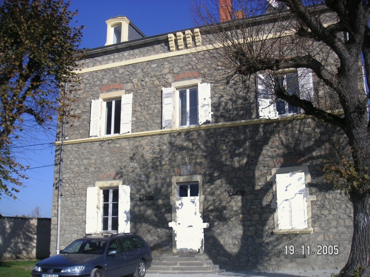 Mairie - Saint-Julien-d'Oddes