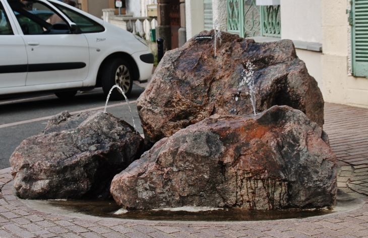 Fontaine - Saint-Martin-d'Estréaux