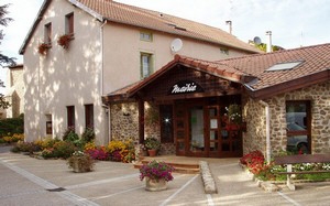 Mairie de St Médard - Saint-Médard-en-Forez