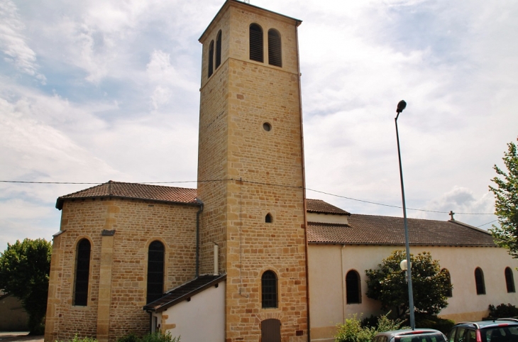 <<église Saint-Nizier - Saint-Nizier-sous-Charlieu