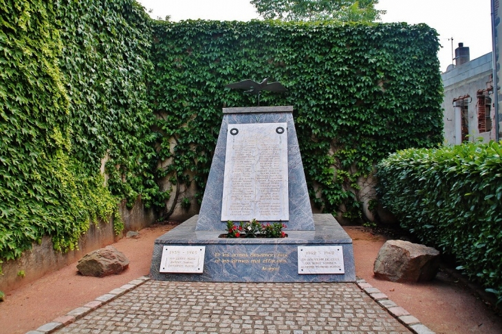 Monument aux Morts - Villerest