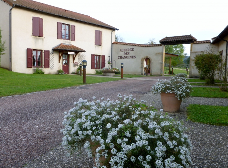 AUBERGE DES CHANOINES - Aigueperse