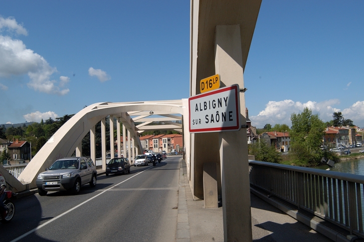 Entrée de la commune c$ot - Albigny-sur-Saône