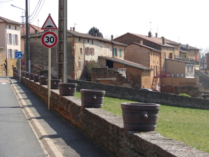 La Rue des Bruyères - Alix