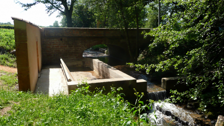 Lavoir des Tâches - Arnas