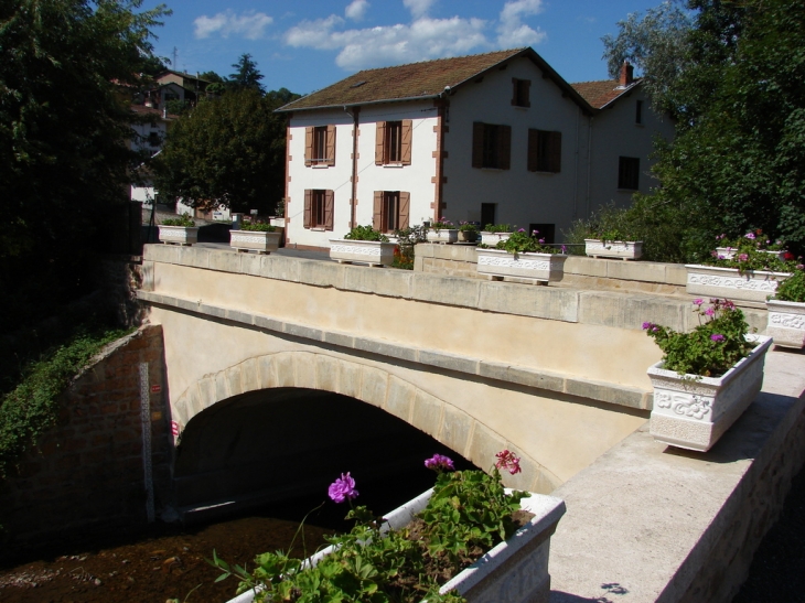 Le Pont sur l'Azergues - Chambost-Allières