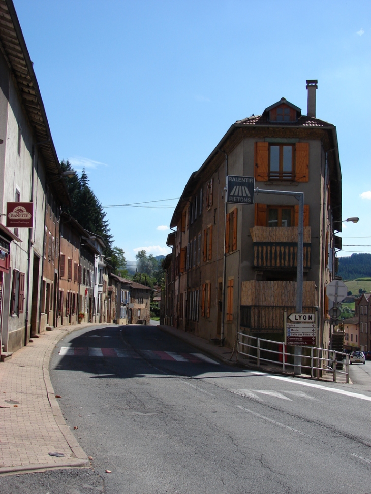 Dans les rues du Village - Chambost-Allières