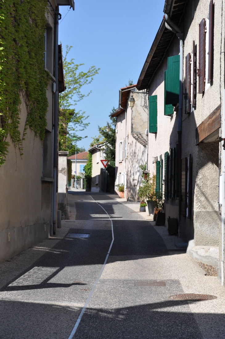 La Rue Pierre Juffet - Charly