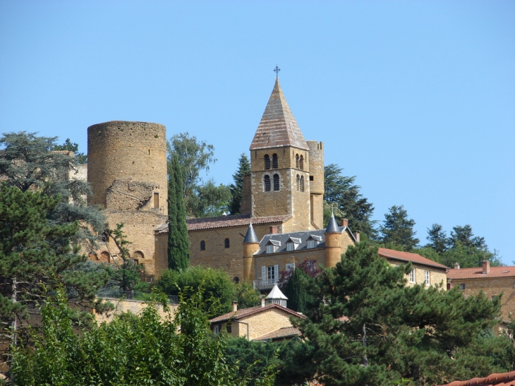 Le Château et la Chapelle Notre-Dame-du-Bon-Secours - Châtillon