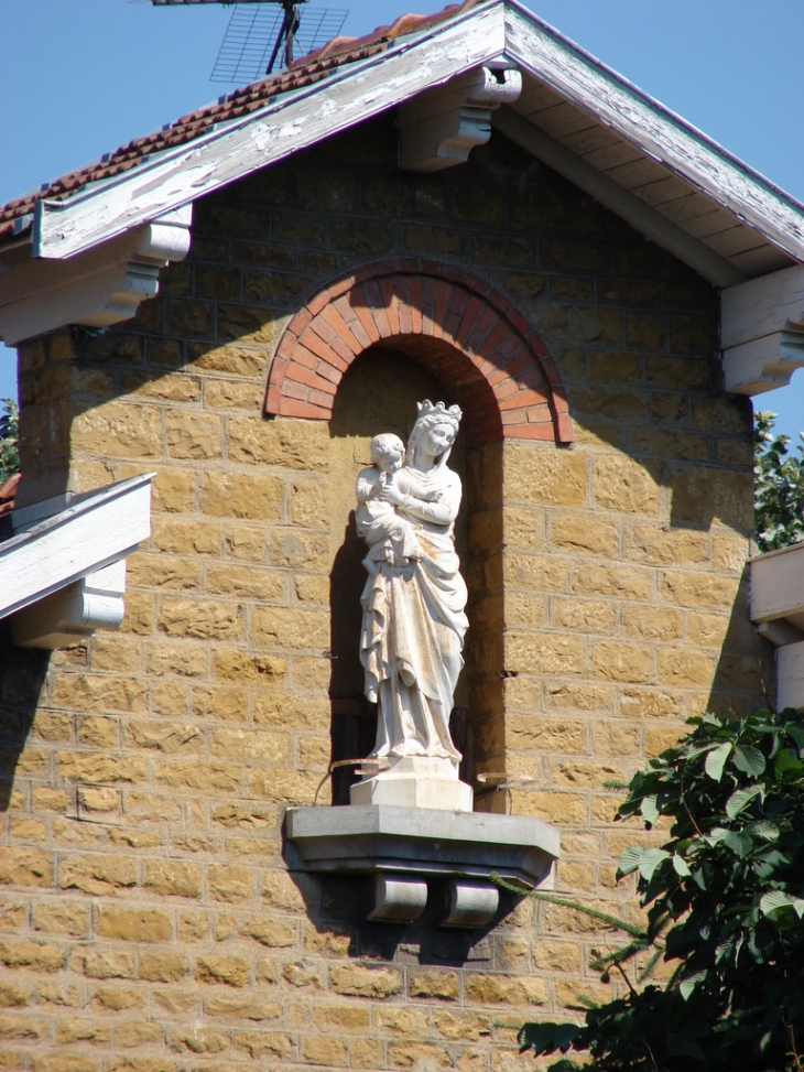 La Vierge - Civrieux-d'Azergues