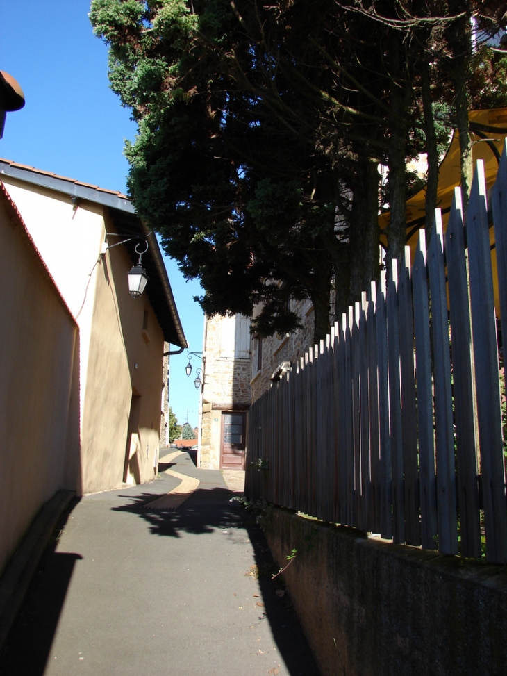 Une rue de Dardilly-le-Bas