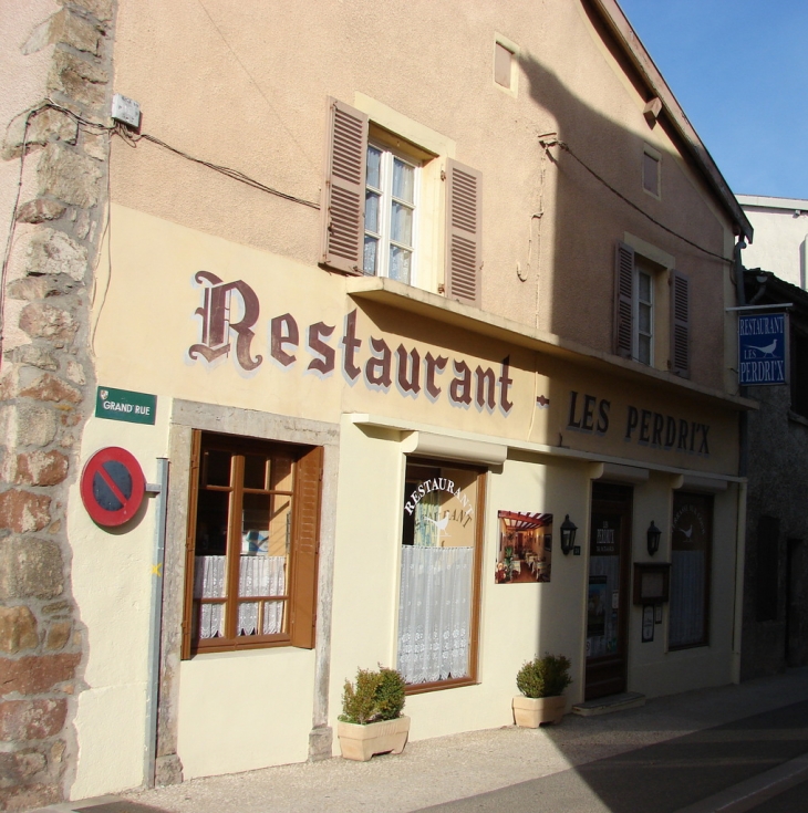 Les Commerces - Grézieu-la-Varenne