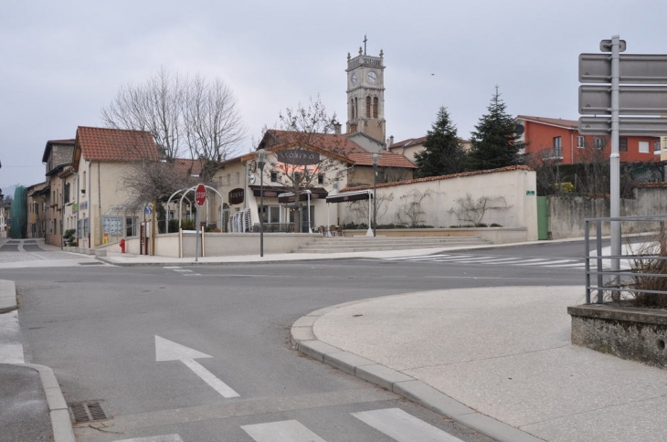 Place centrale - Grézieu-la-Varenne