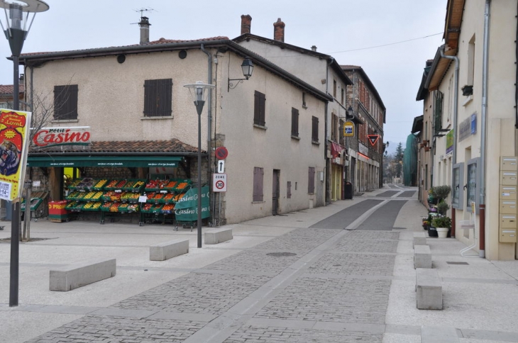 Gran'rue et ces commerces - Grézieu-la-Varenne